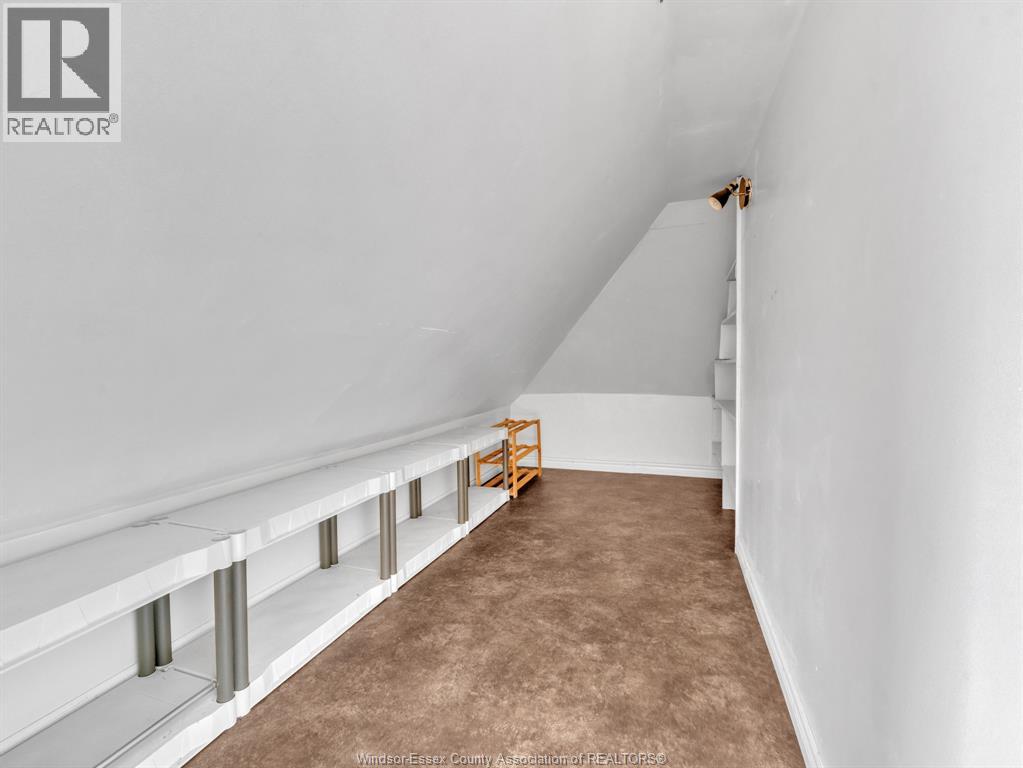 172 GILES BOULEVARD - 36