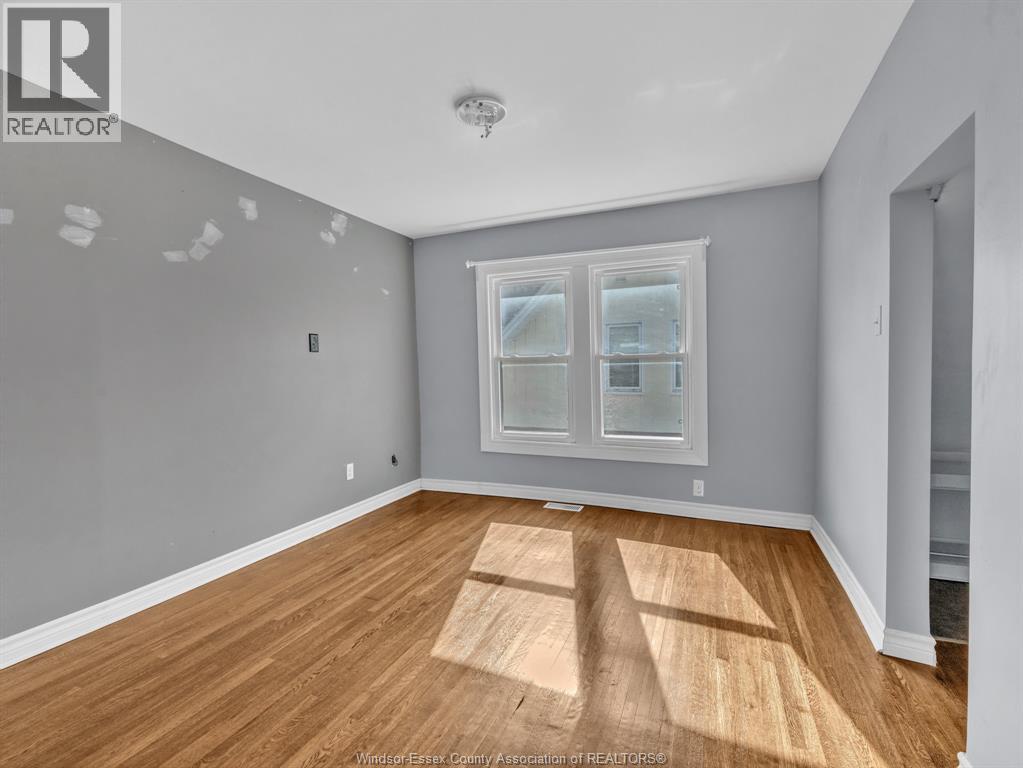 172 GILES BOULEVARD - 34