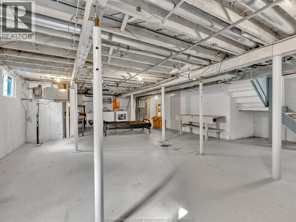 172 GILES BOULEVARD - 41