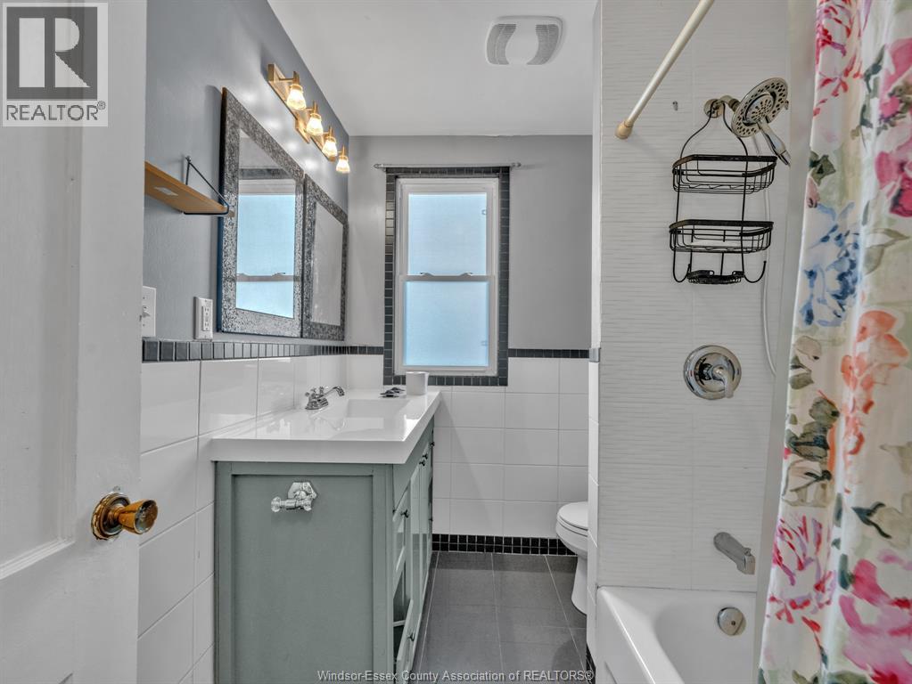 172 GILES BOULEVARD - Image 27