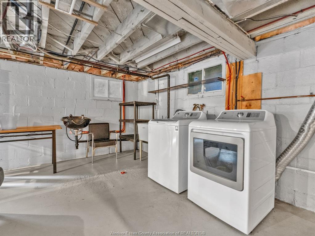 172 GILES BOULEVARD - 44