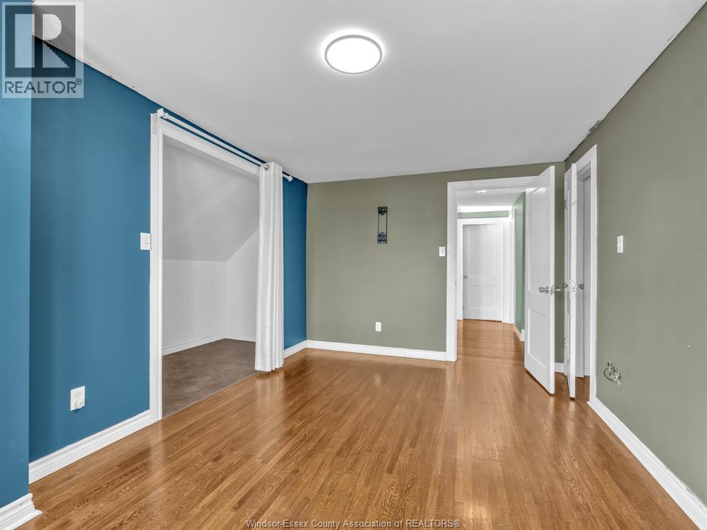 172 GILES BOULEVARD - Image 32