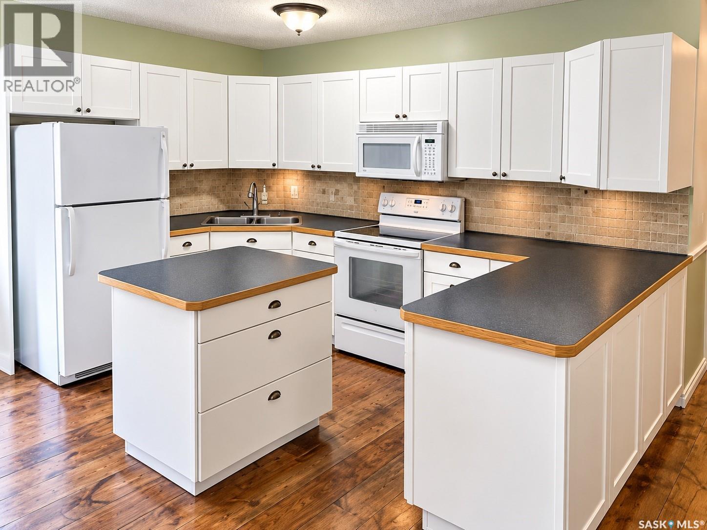 23 265 HIGHWAY - Image 3