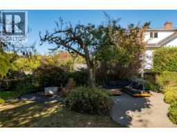 773 Middleton St, Saanich, BC V9A2E1 Photo 28