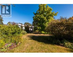 773 Middleton St, Saanich, BC V9A2E1 Photo 27