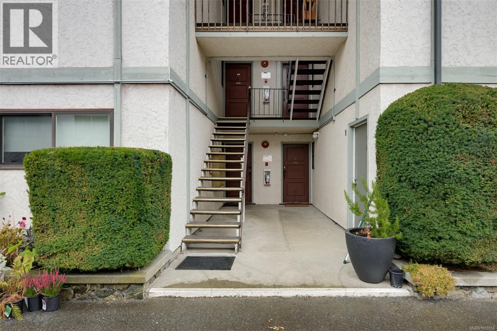 #303 1625 Belmont Ave - 2