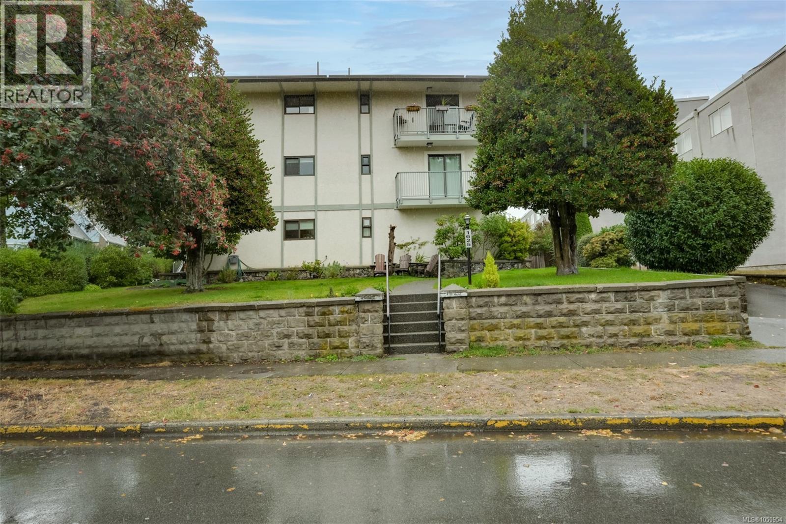 #303 1625 Belmont Ave - 26