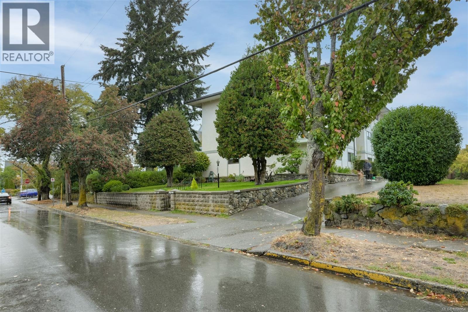 #303 1625 Belmont Ave - 27