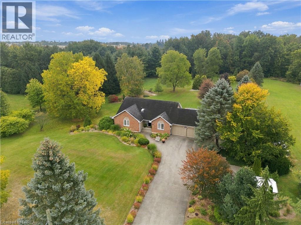 447 KING EDWARD Street - 2