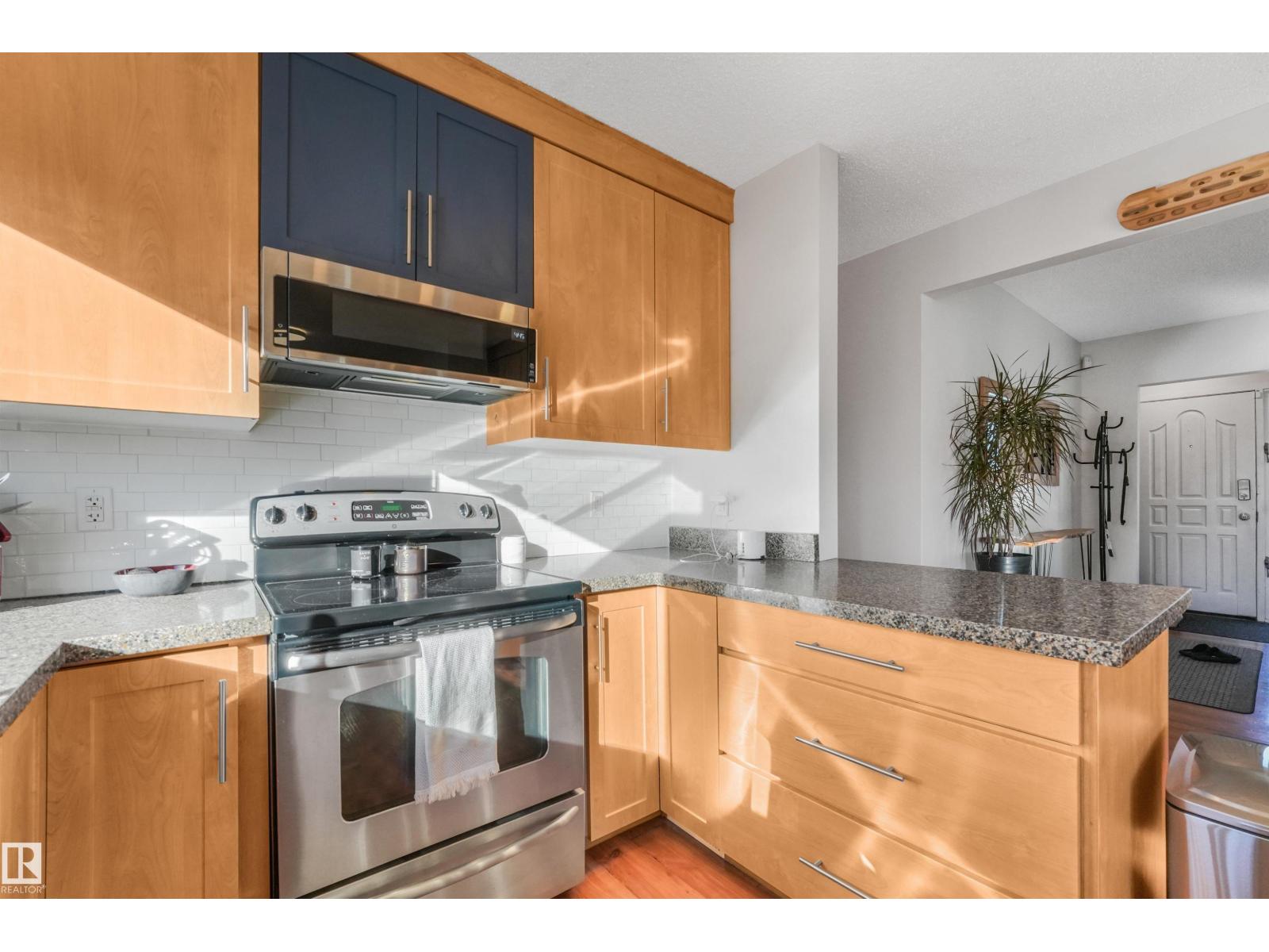 10906 118 ST NW - 13
