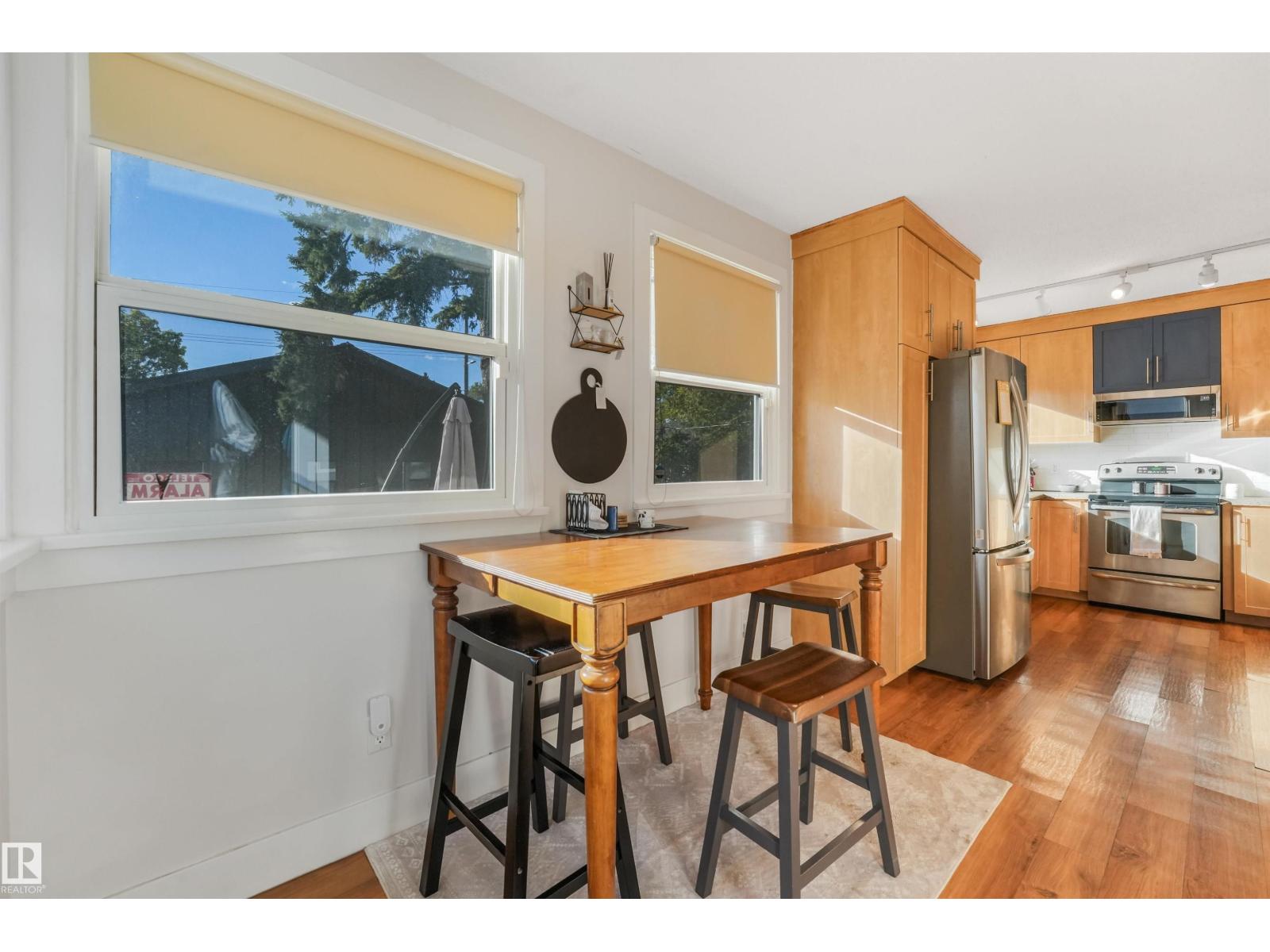 10906 118 ST NW - 16