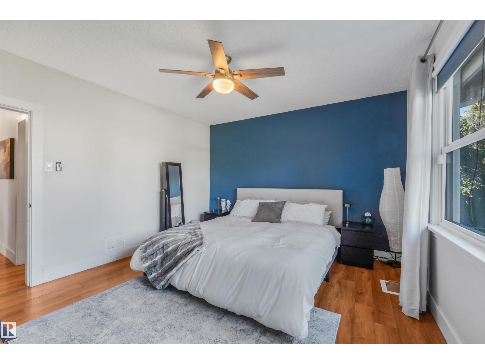 10906 118 ST NW - 18