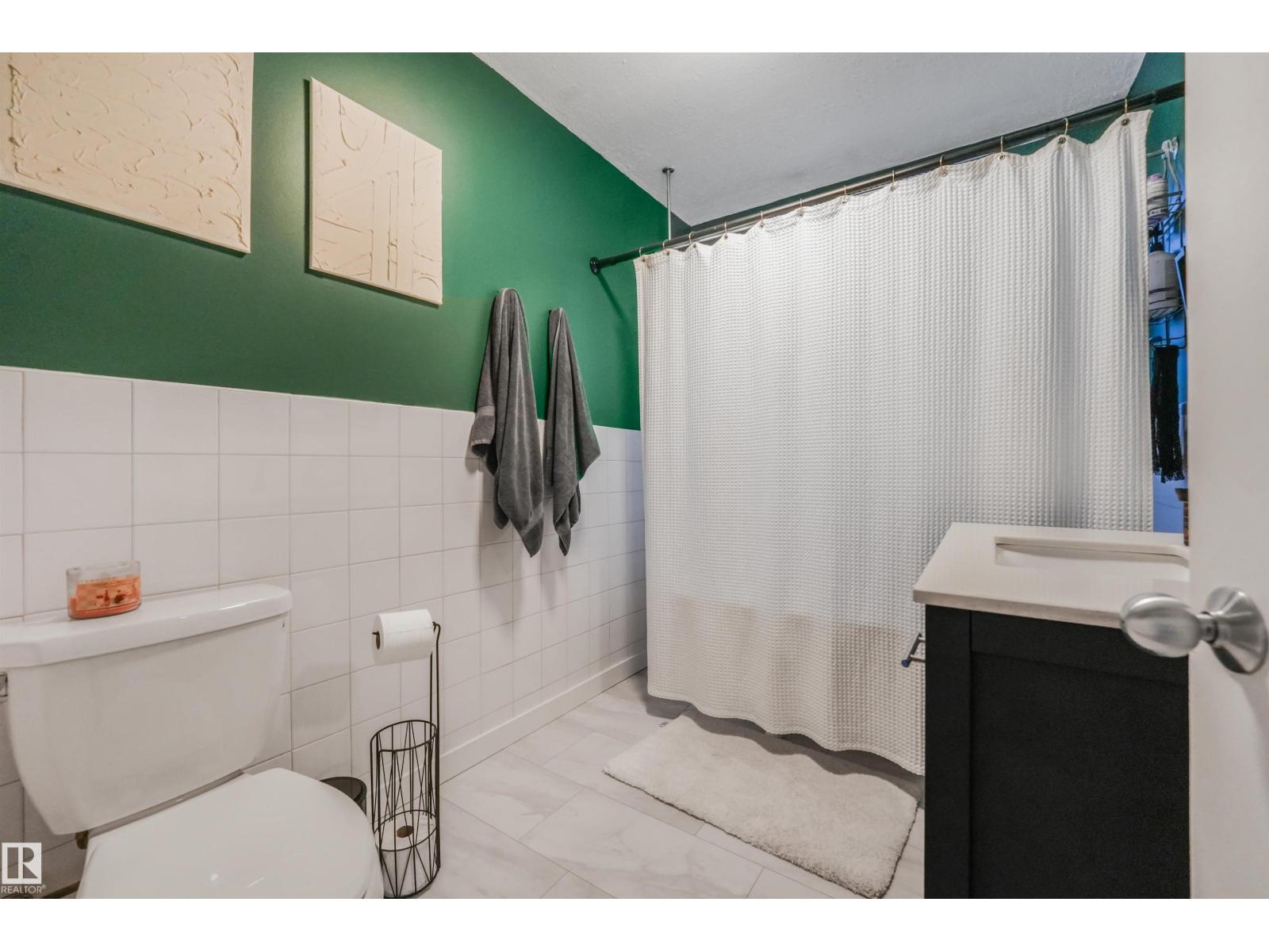 10906 118 ST NW - 23