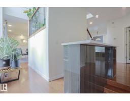 995 Ogilvie Bv Nw, Edmonton, AB T6R1K1 Photo 24