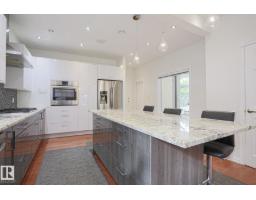 995 Ogilvie Bv Nw, Edmonton, AB T6R1K1 Photo 33