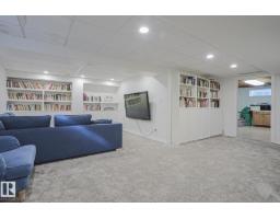 995 Ogilvie Bv Nw, Edmonton, AB T6R1K1 Photo 41