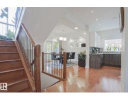 995 Ogilvie Bv Nw, Edmonton, AB T6R1K1 Photo 8
