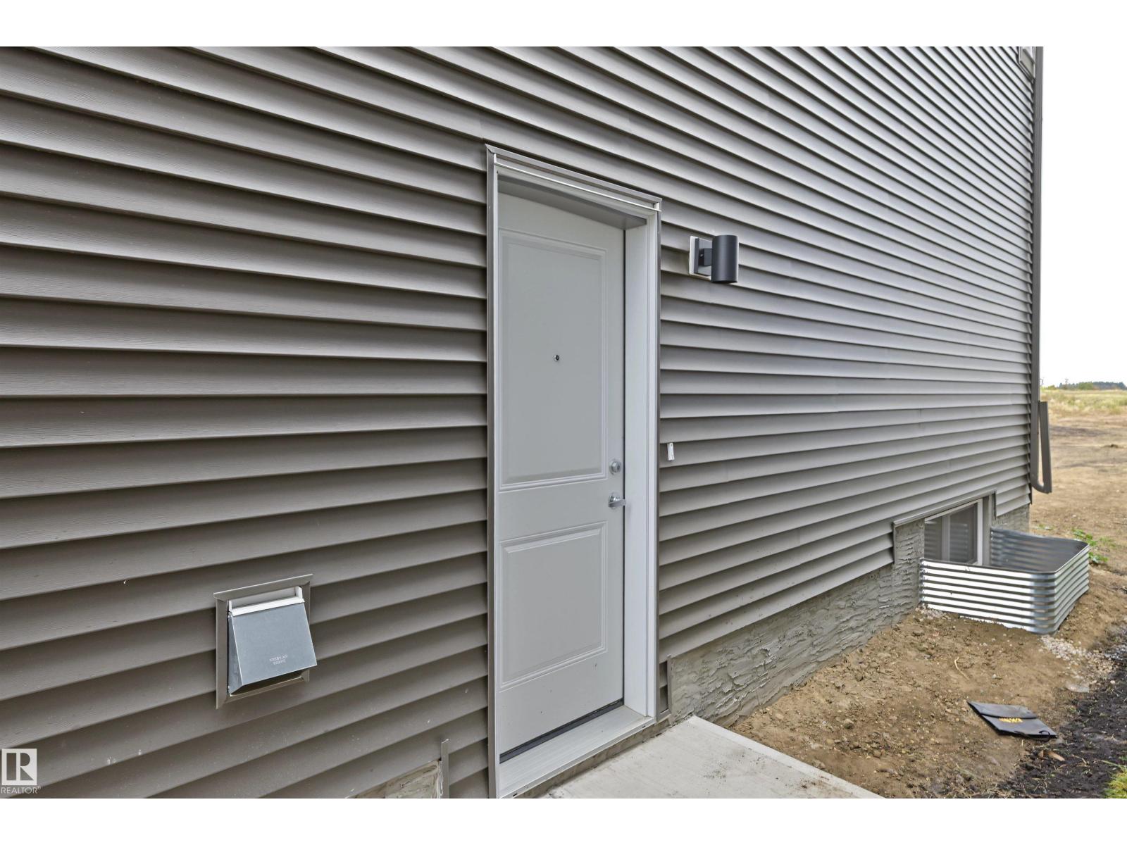 2345 MUCKLEPLUM WY SW - 38