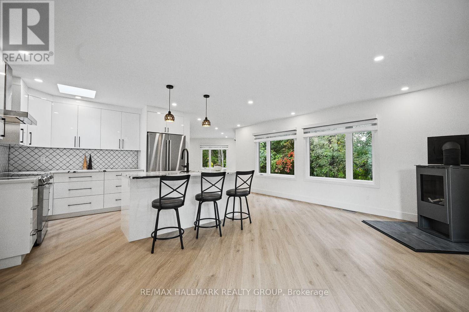 14 KAYMAR DRIVE - Image 15