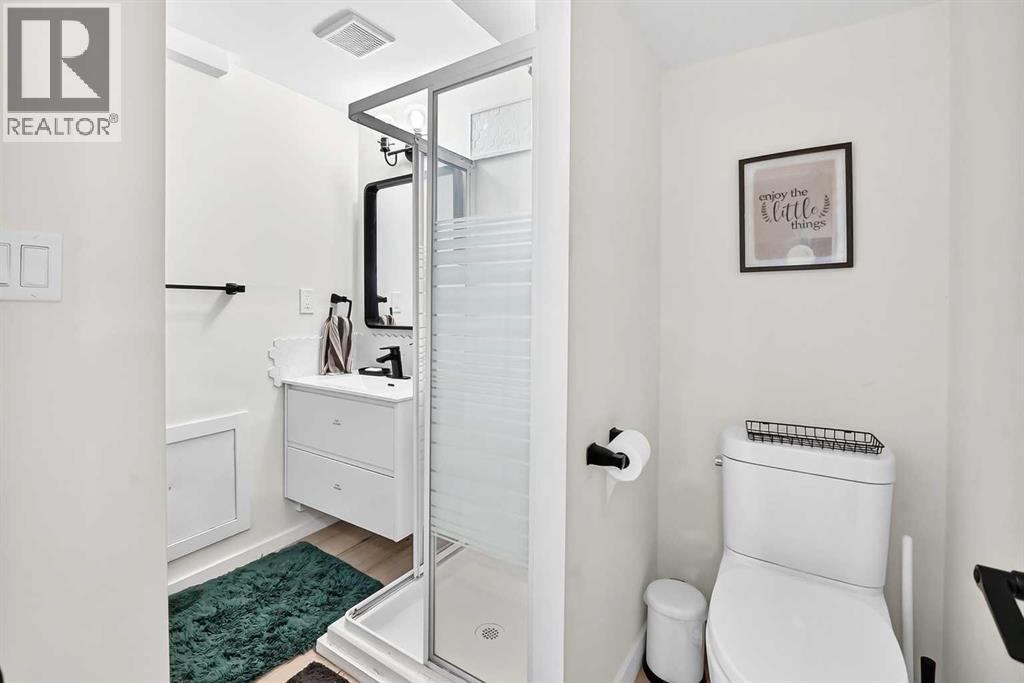430 56 Avenue SW - photo 37