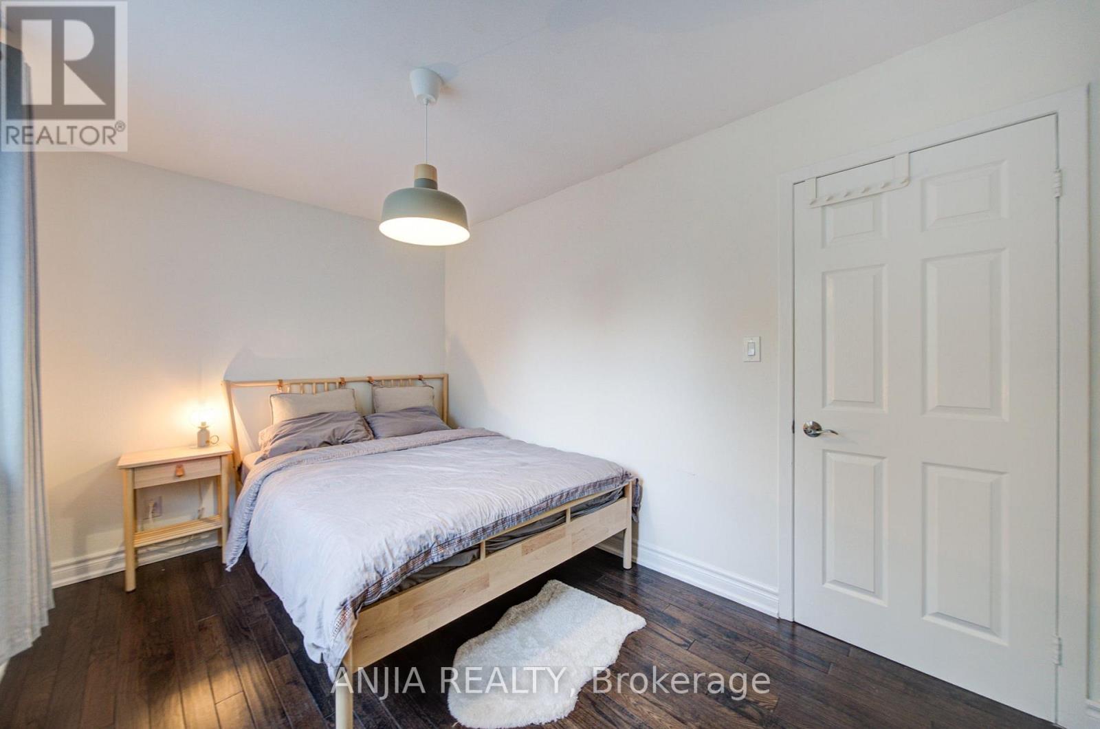58 SUMMERFELDT CRESCENT - 23