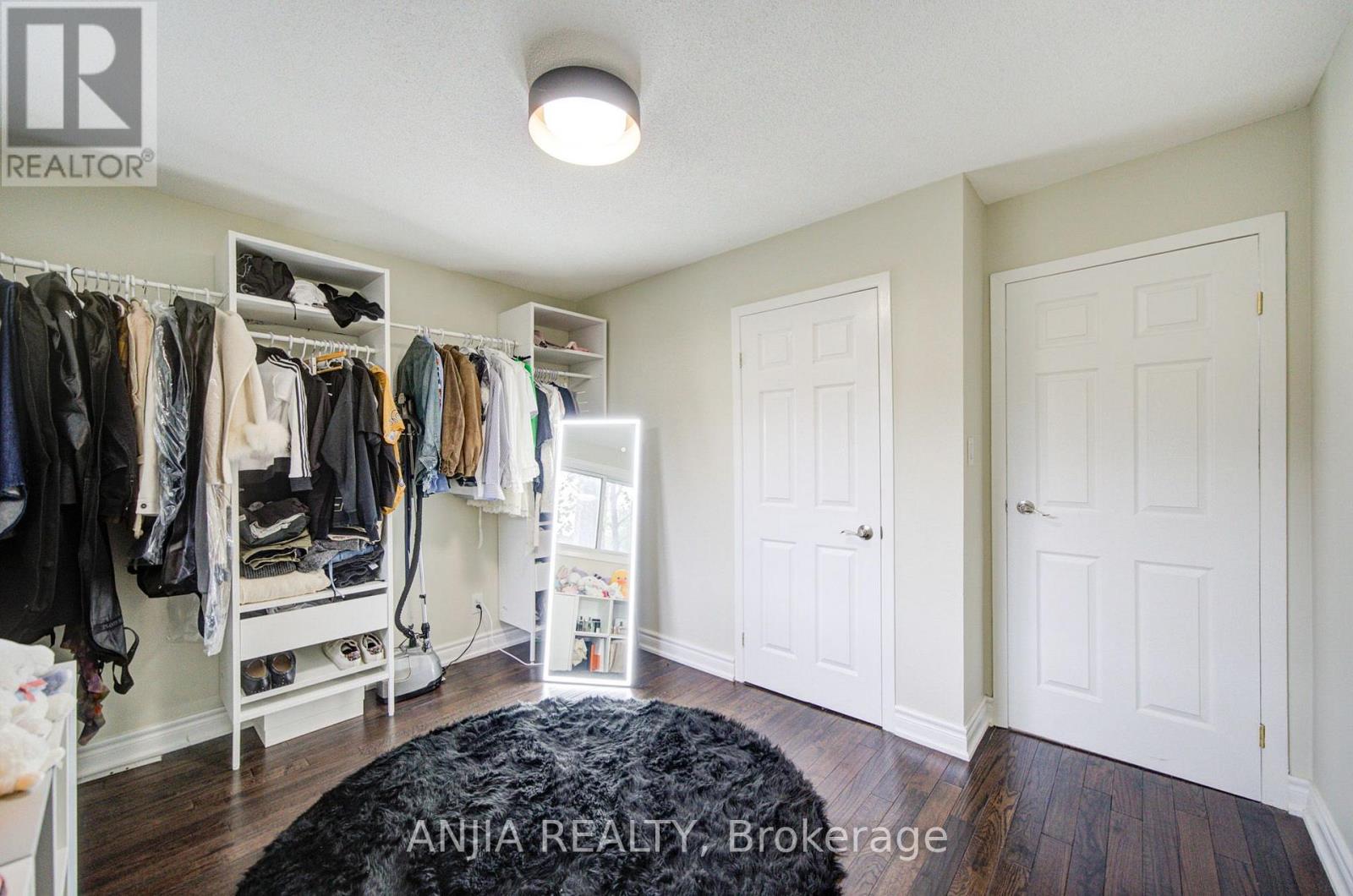 58 SUMMERFELDT CRESCENT - 27