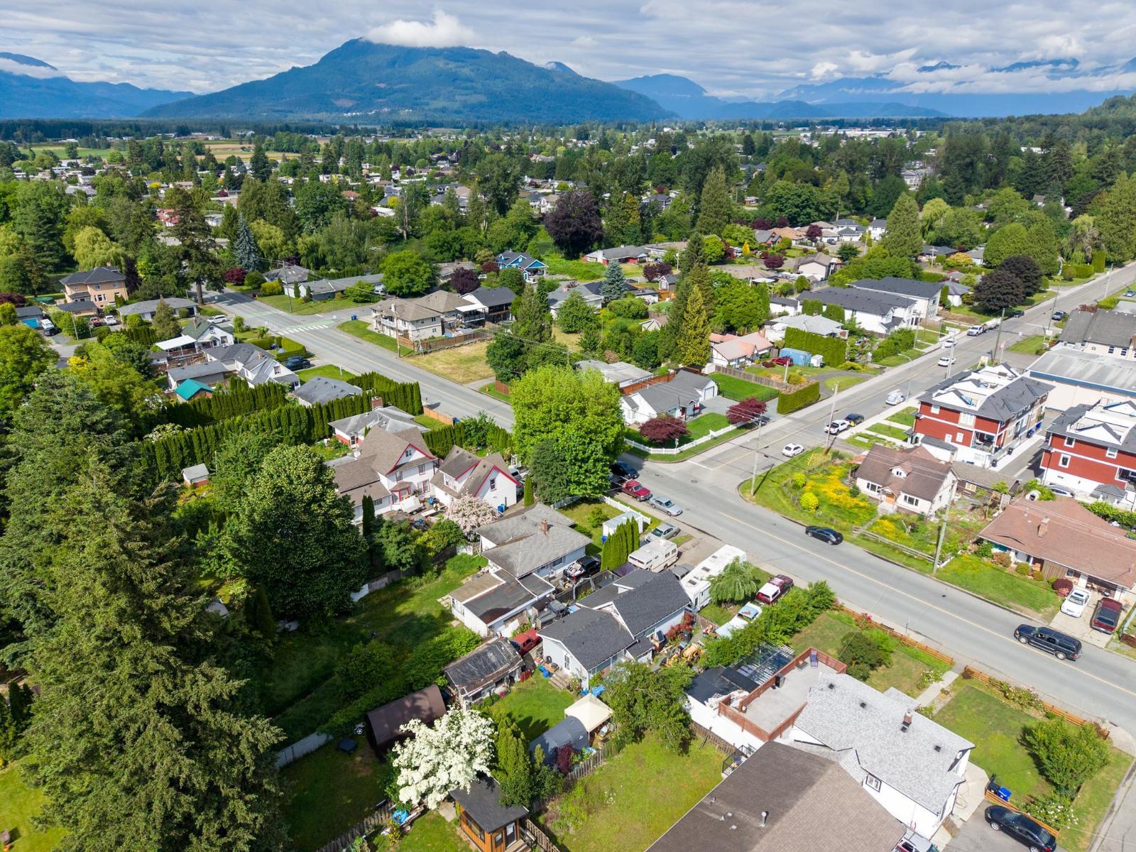 9813 YOUNG ROAD, Chilliwack Proper West, Chilliwack - Image 1