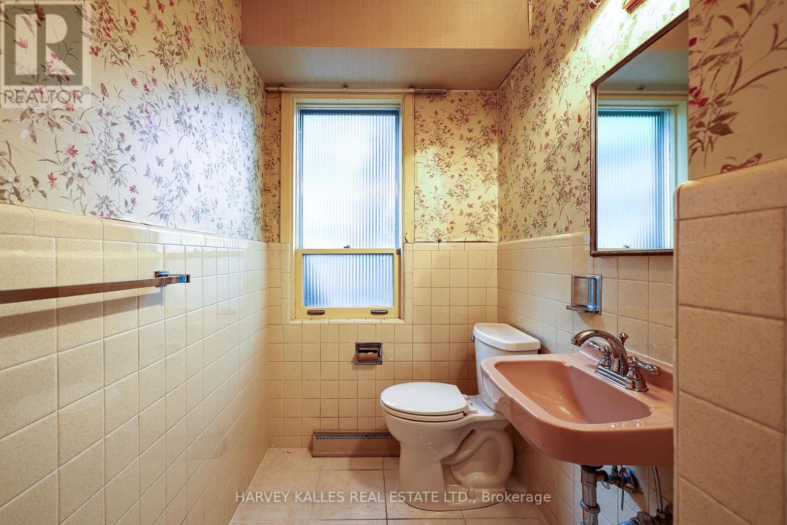 2 COLVESTONE ROAD - Image 45