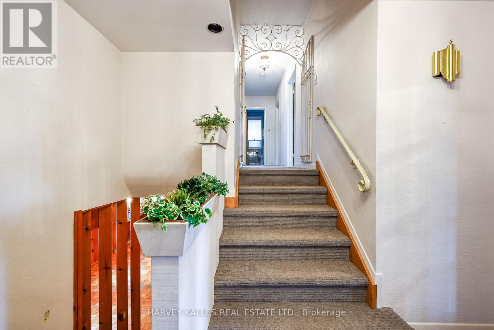 2 COLVESTONE ROAD - 29