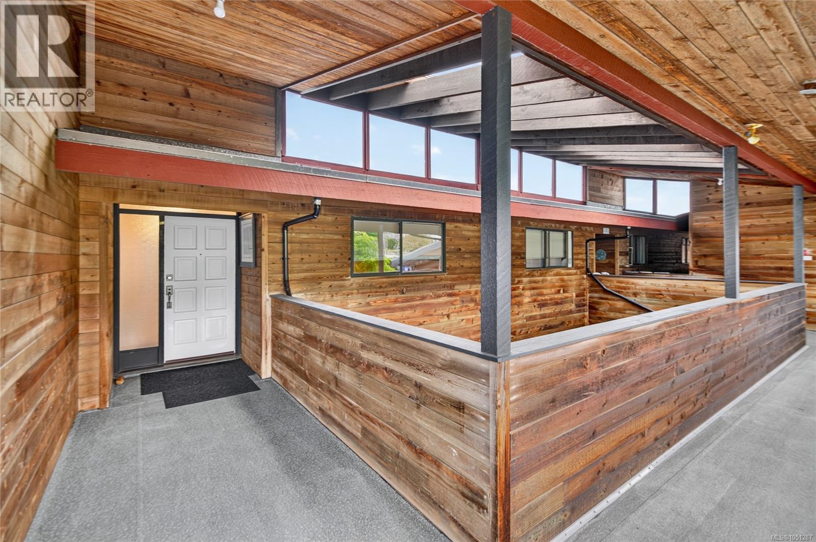 #13 523 Island Hwy - 34