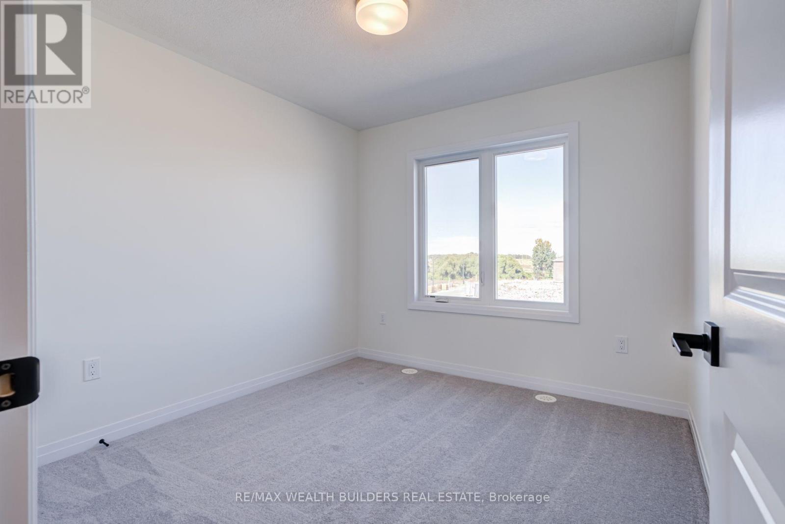 6 Thornbird Crescent — photo 28