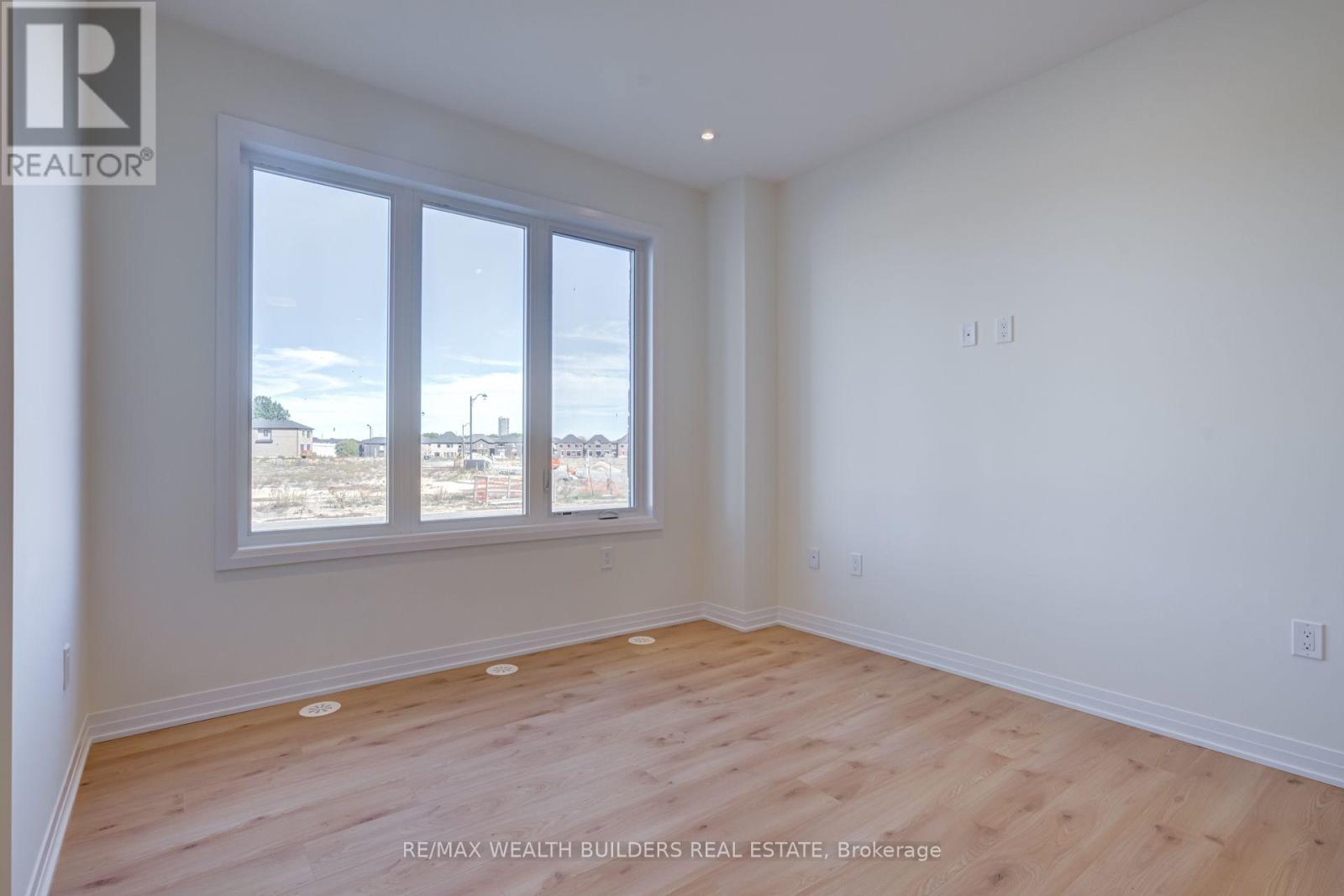 6 Thornbird Crescent — photo 38