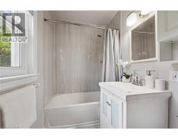 35 Acacia Street, Kitchener, ON N2G3B1 Photo 10