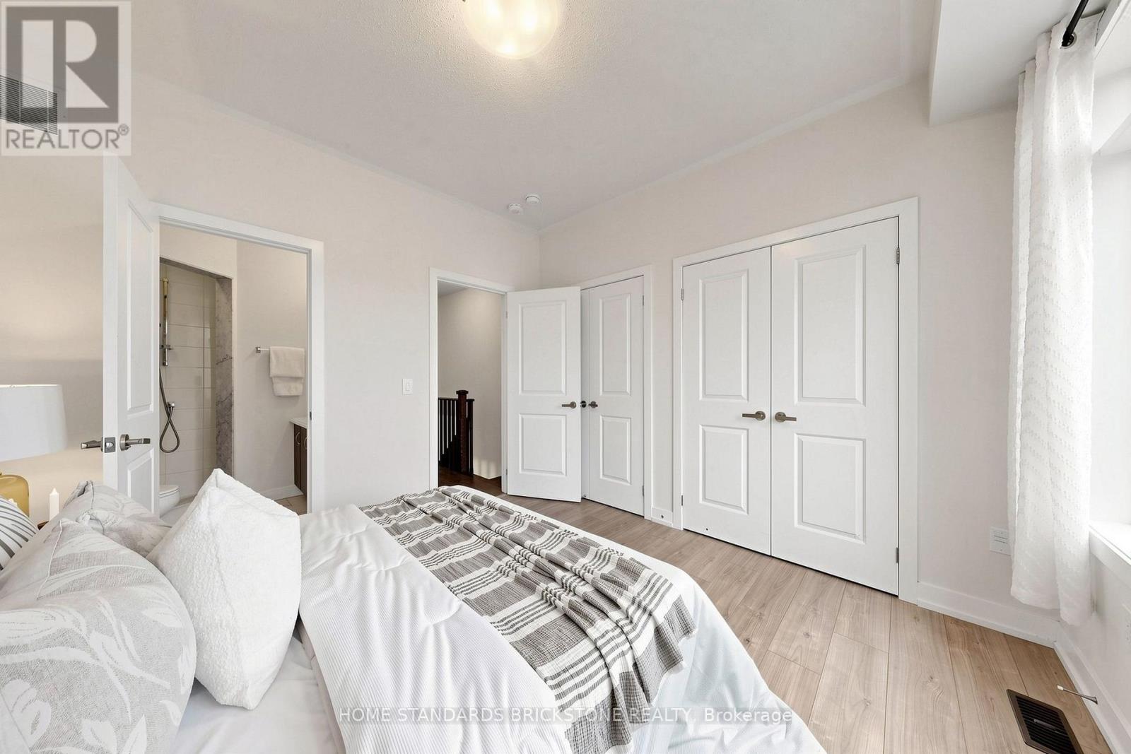 215 Salterton Circle, Vaughan, ON photo 34