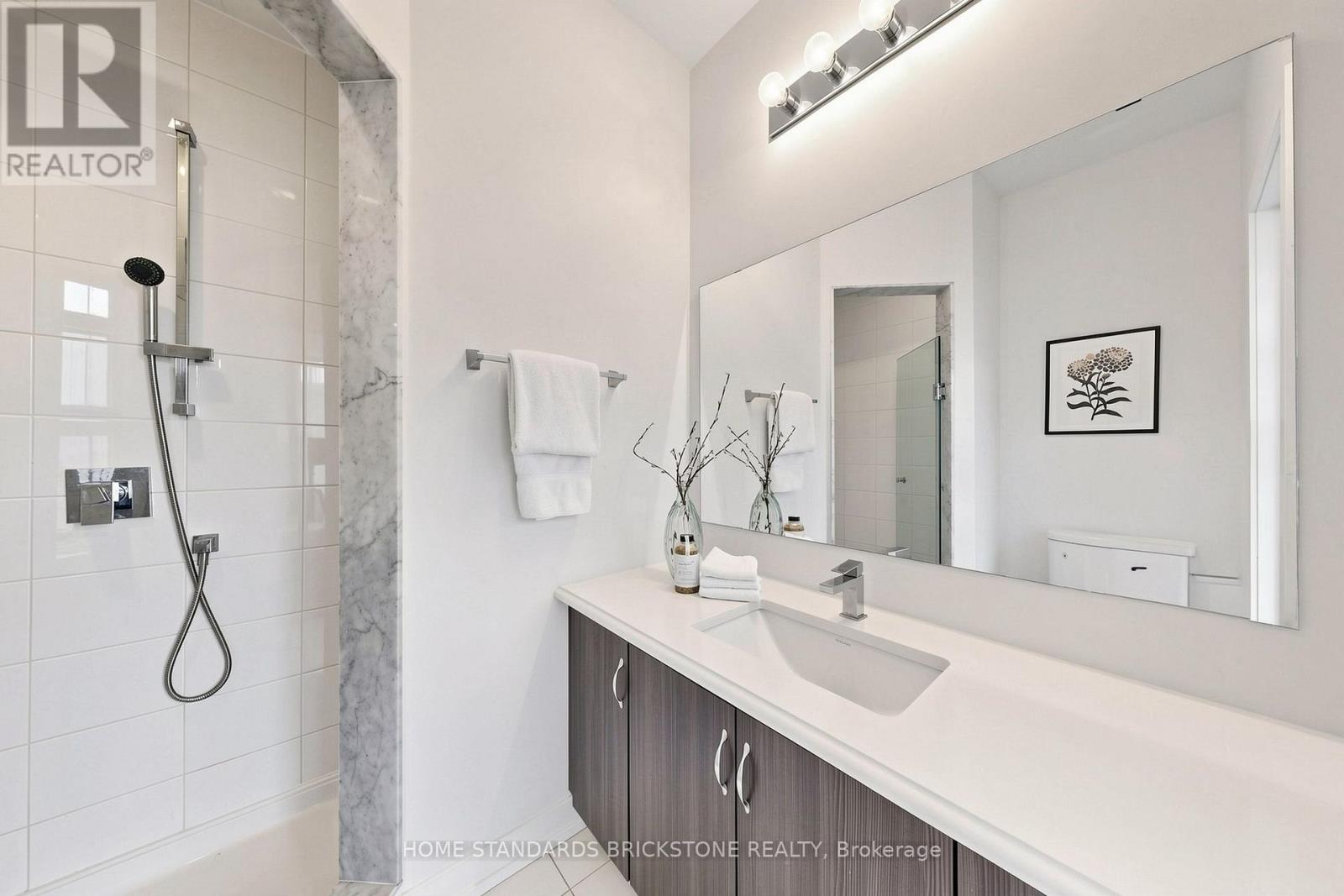 215 Salterton Circle, Vaughan, ON photo 35