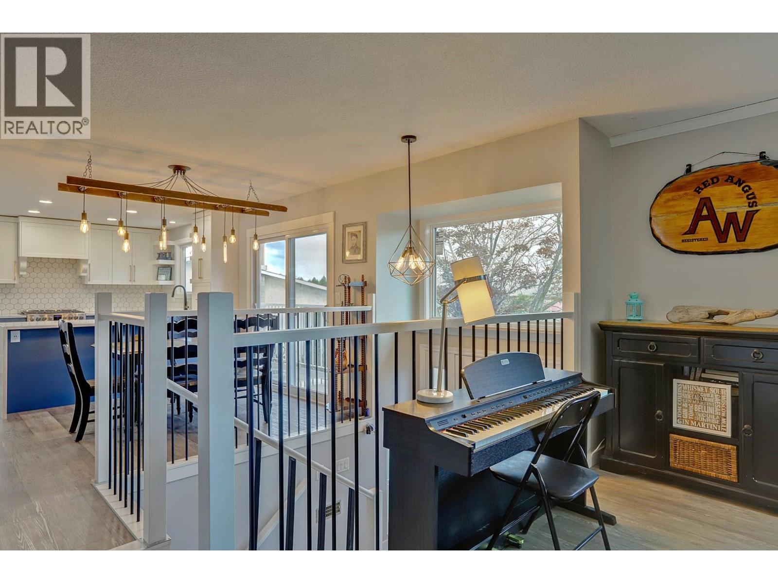 5723 Richards Crescent - 16