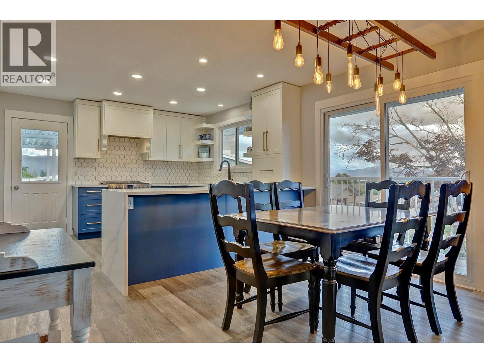 5723 Richards Crescent - 5