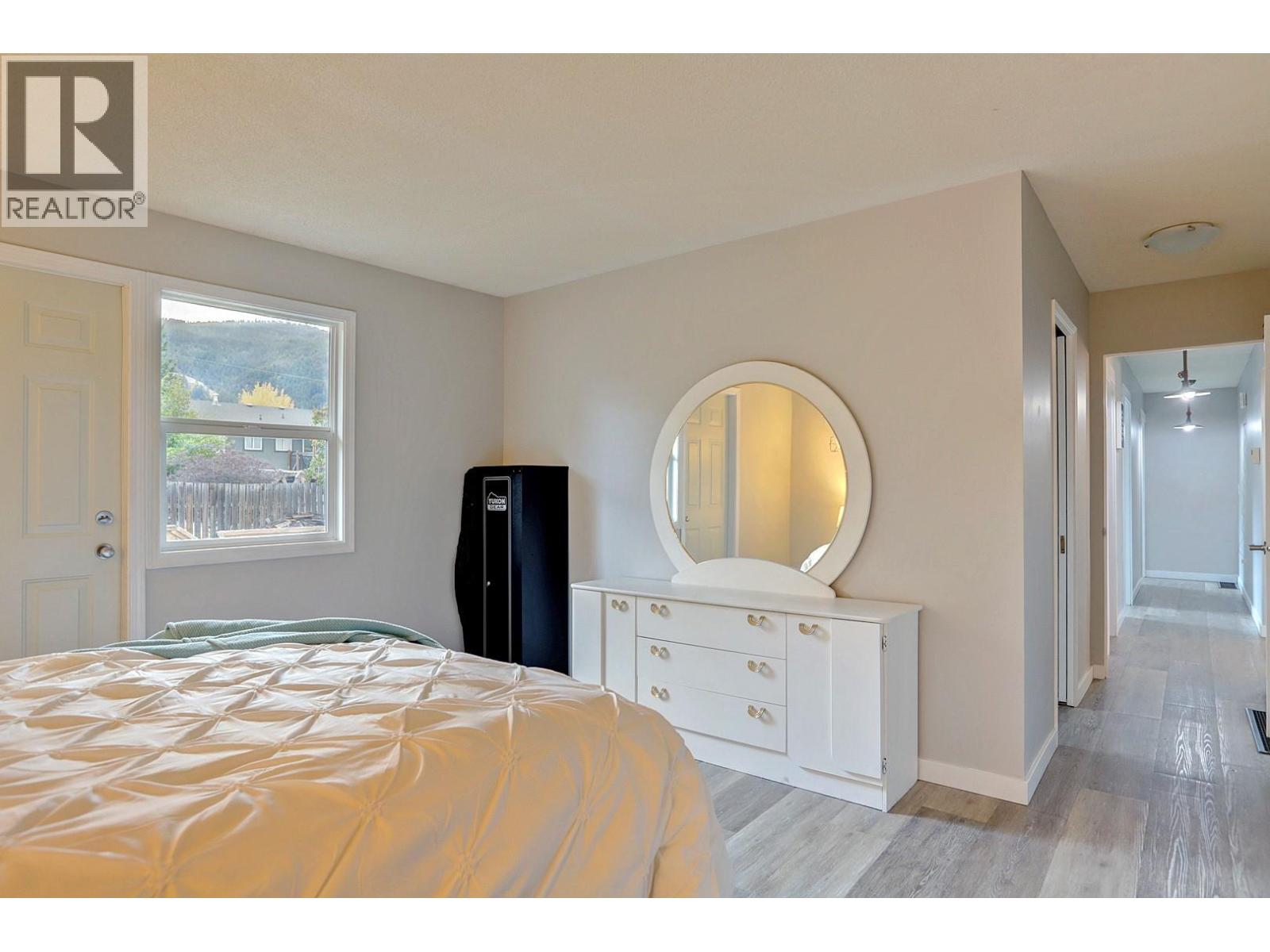 5723 Richards Crescent - 25