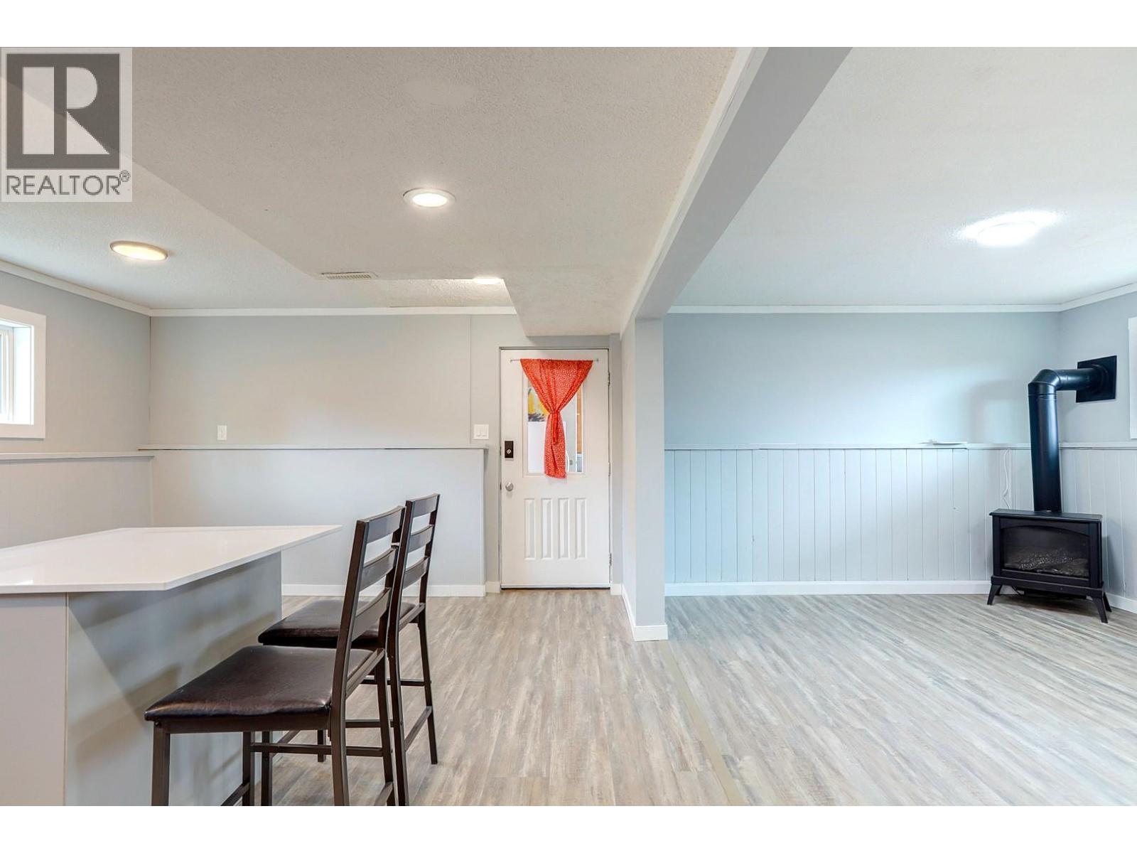 5723 Richards Crescent - 38