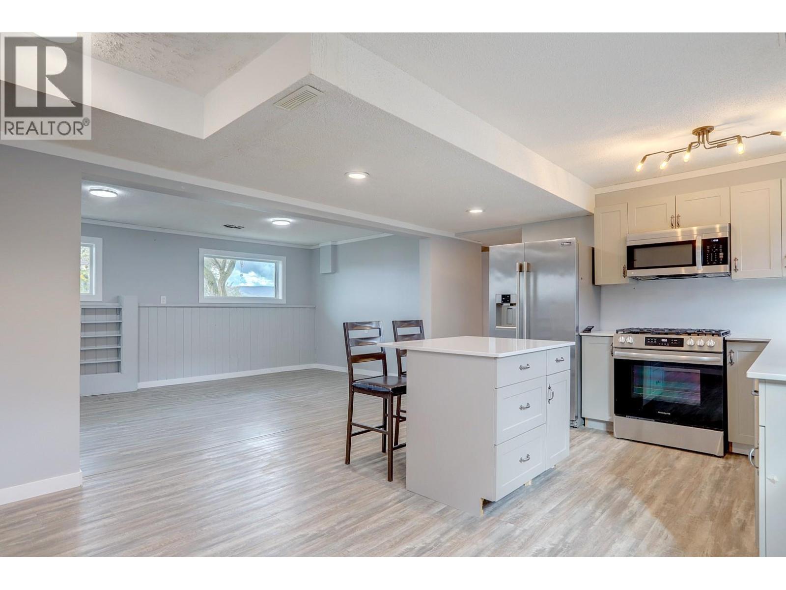 5723 Richards Crescent, Vernon