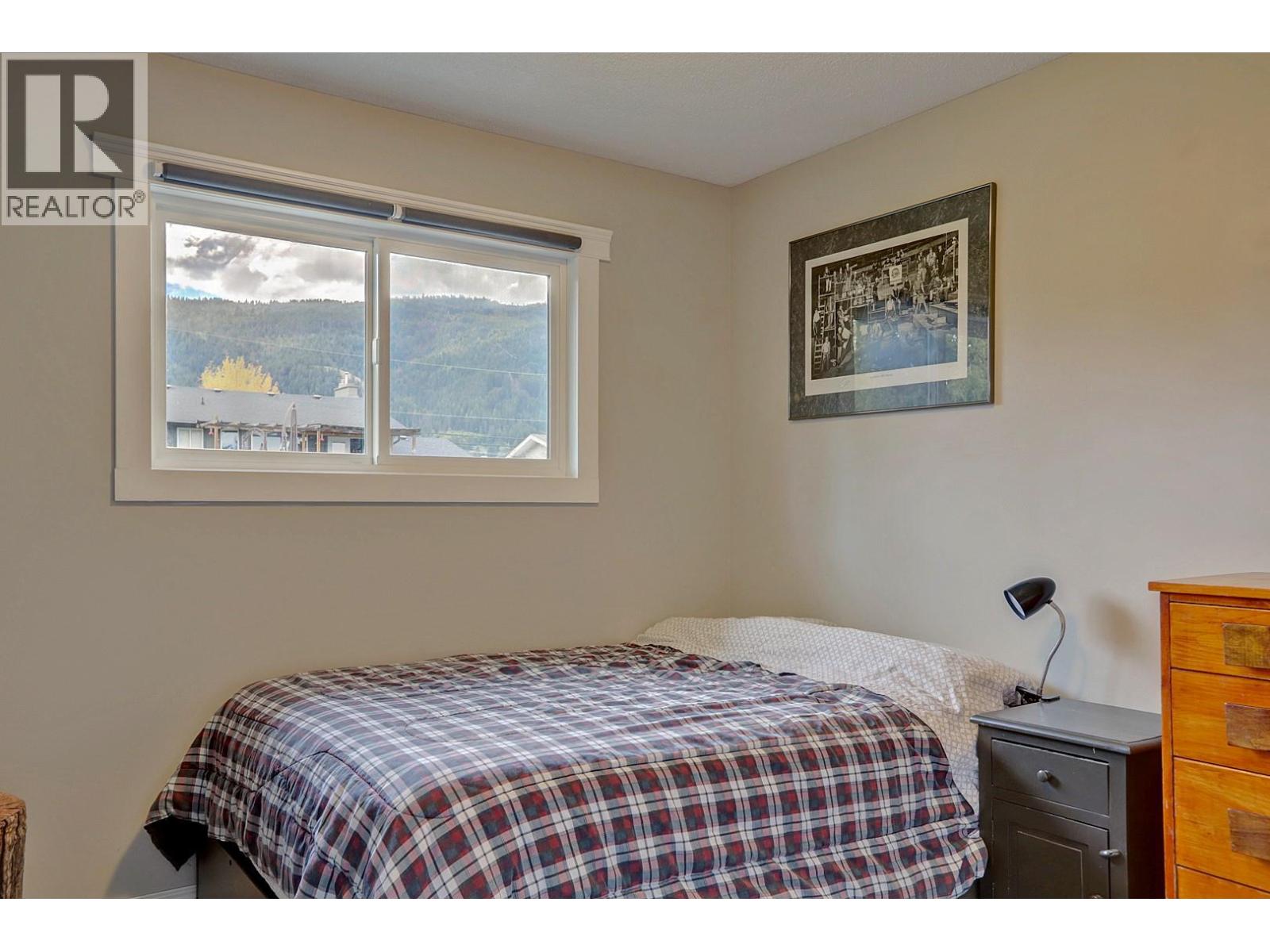 5723 Richards Crescent - 33