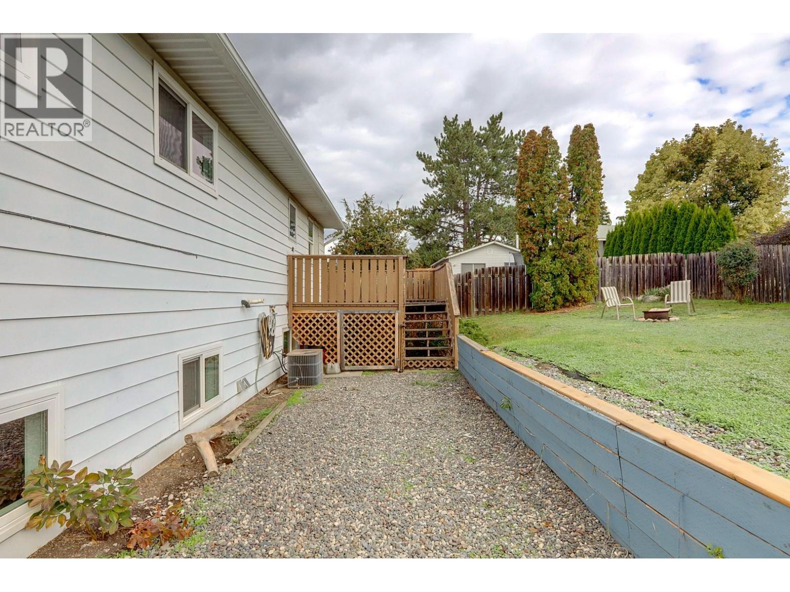 5723 Richards Crescent - 60