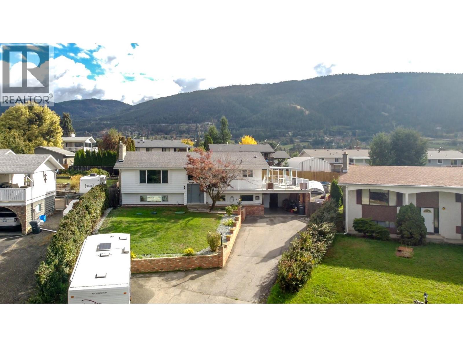 5723 Richards Crescent - 67