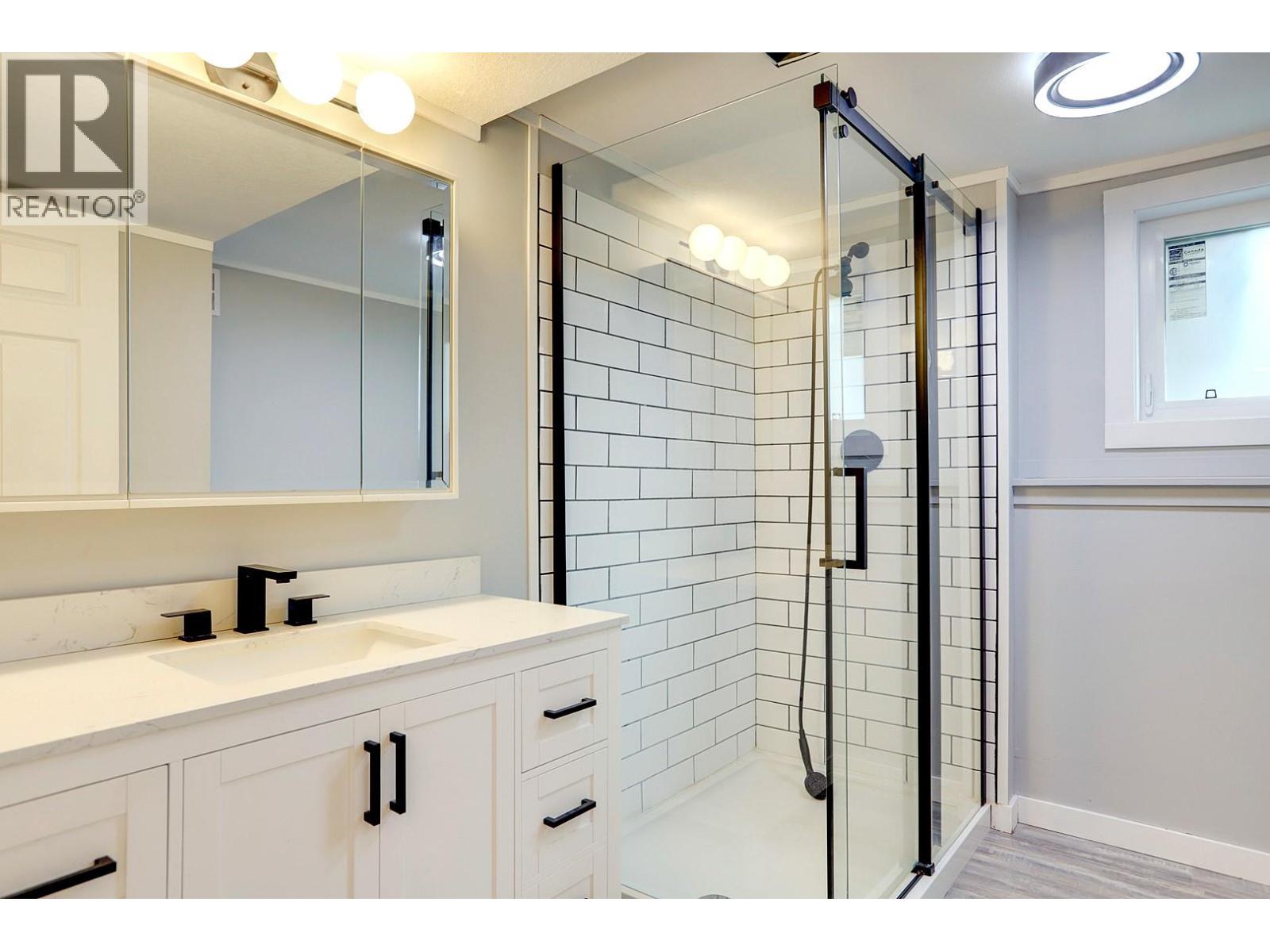 5723 Richards Crescent, Vernon