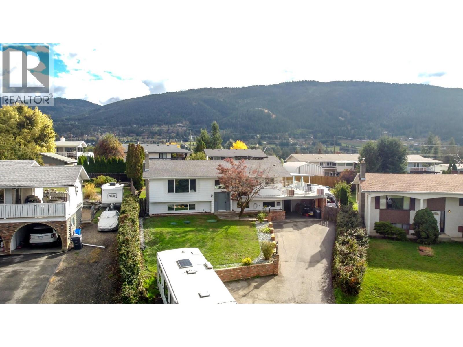 5723 Richards Crescent - 66