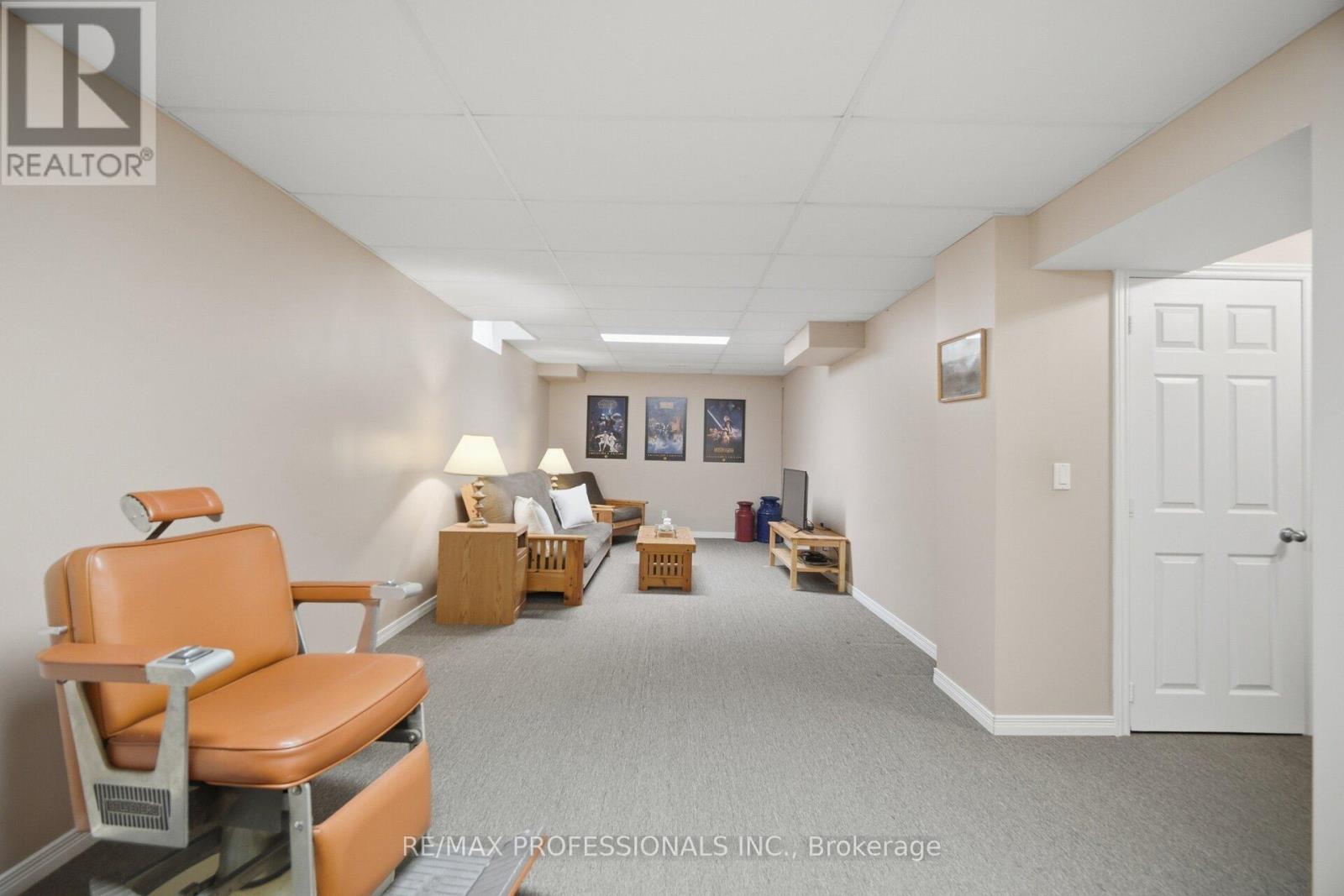 6081 FULLERTON CRESCENT - Image 39