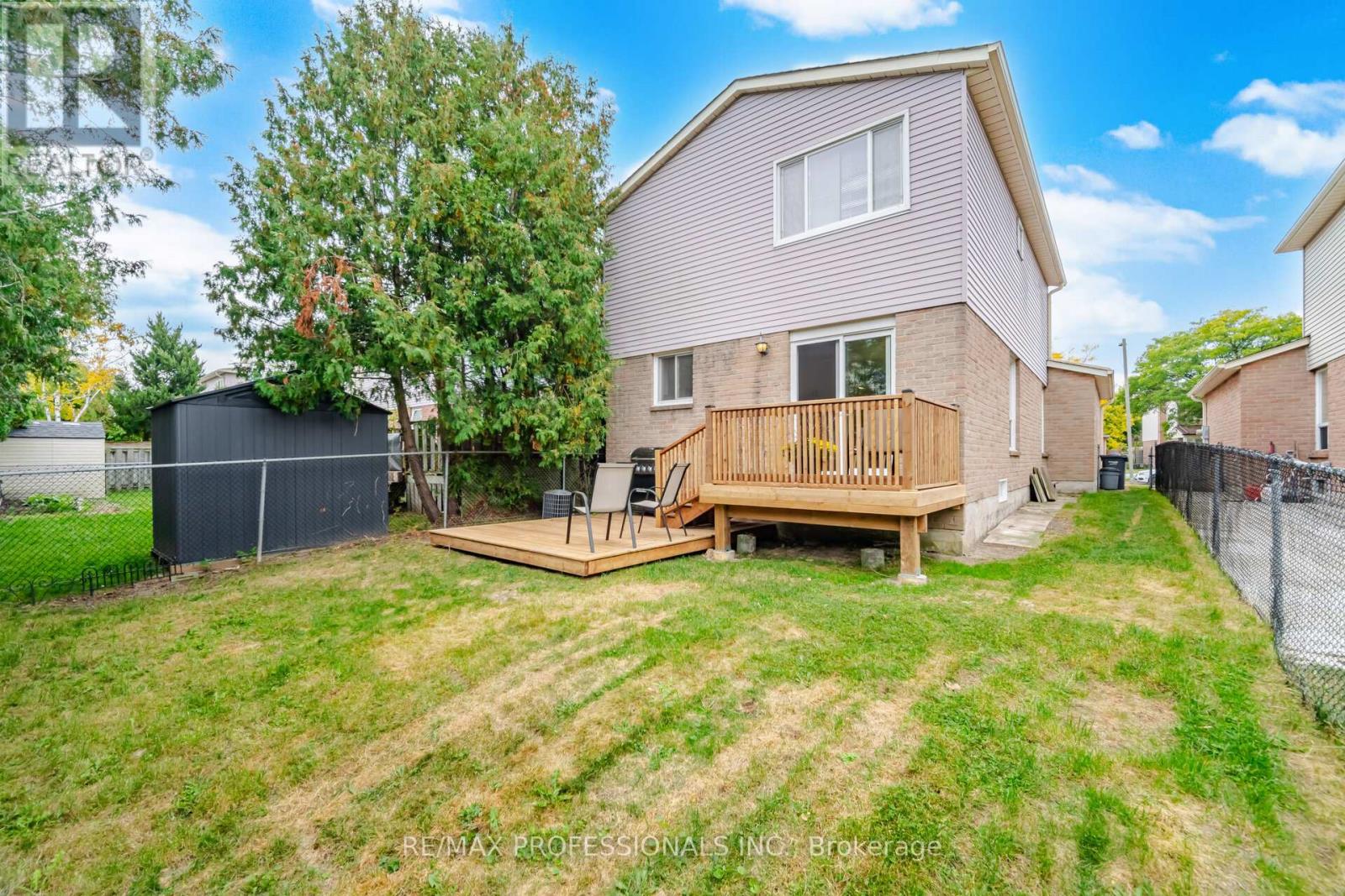 6081 FULLERTON CRESCENT - 44