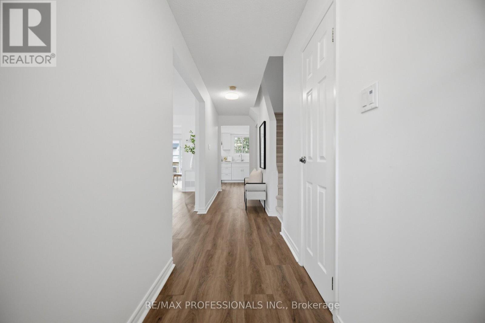 6081 FULLERTON CRESCENT - 8