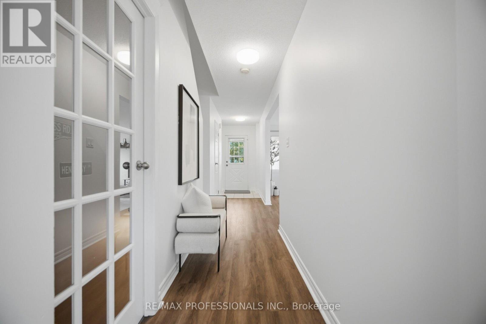 6081 FULLERTON CRESCENT - 34