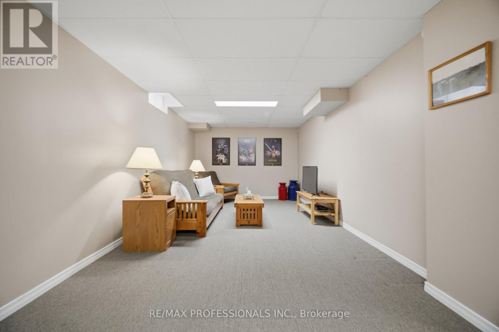 6081 FULLERTON CRESCENT - Image 35